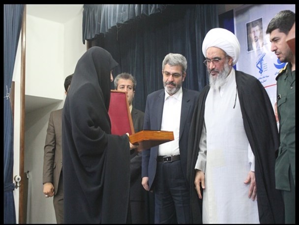 تصاویر تجلیل از خبرنگاران بوشهری در صدا و سیمای مرکز استان