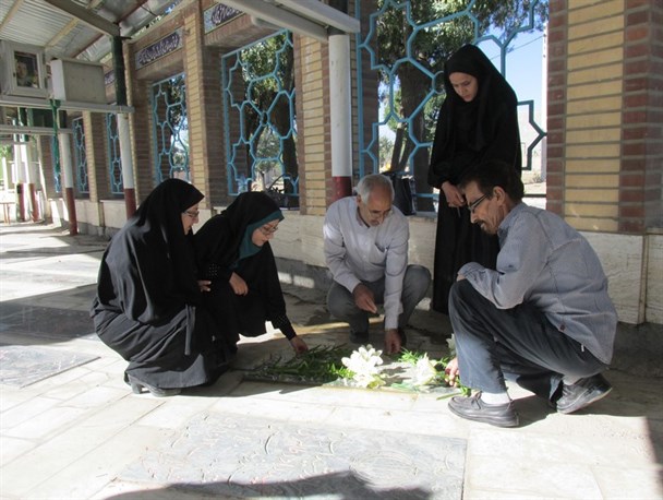تجدید بیعت خبرنگاران خمینی با شهید عرصه رسانه+ عکس