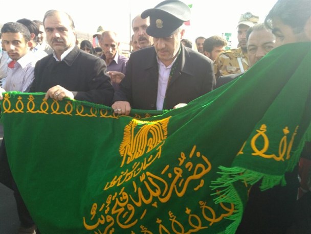 استقبال بی‌نظیر مردم اسلام آبادغرب از پرچم مقدس حرم مطهر رضوی+ تصاویر