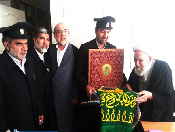 خادمین آستان رضوی با حضرت آیت الله ناصری دیدار کردند+ تصاویر