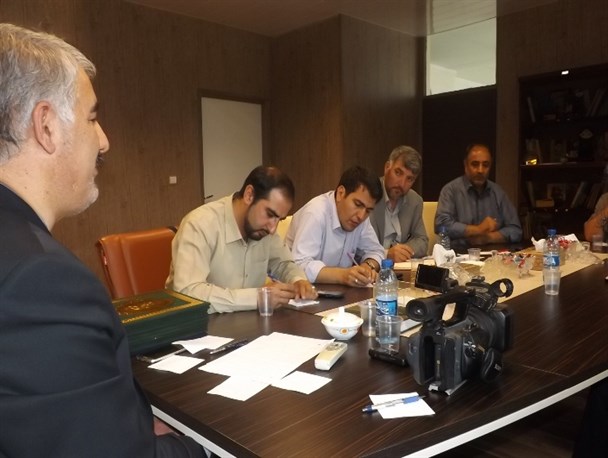 تجلیل فرماندار سراب از خبرنگاران شهرستان/ خبرنگاران در باورسازی و افکارسازی نقش اساسی دارند
