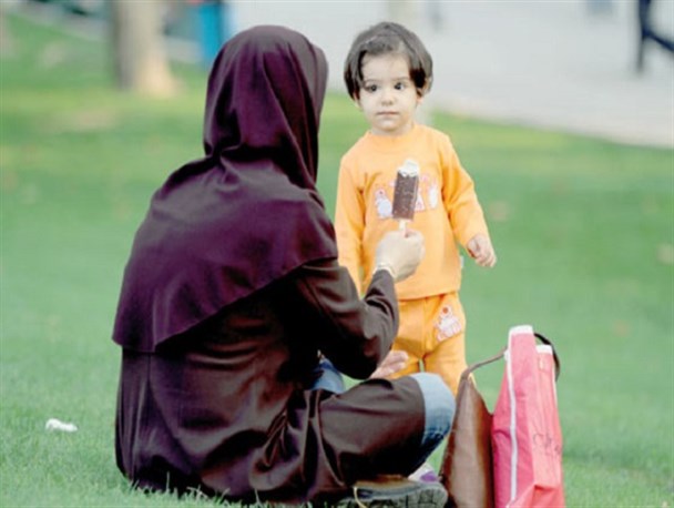 مطالبه ملی جامعه زنان دستاویز بی اعتنایی های دولت/ بی‌پولی بهانه‌ای برای ممانعت از افزایش مرخصی زایمان