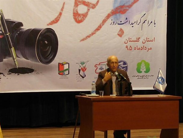 اهل رسانه بزرگترین خدمت را به جهان اسلام میکنند/ والا تر از مقام شهداء وجود ندارد