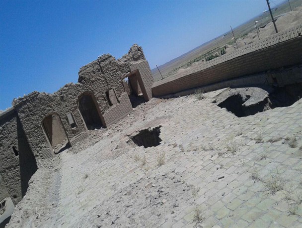 خانه تاریخی که در حال تخریب و نابودی است+تصاویر