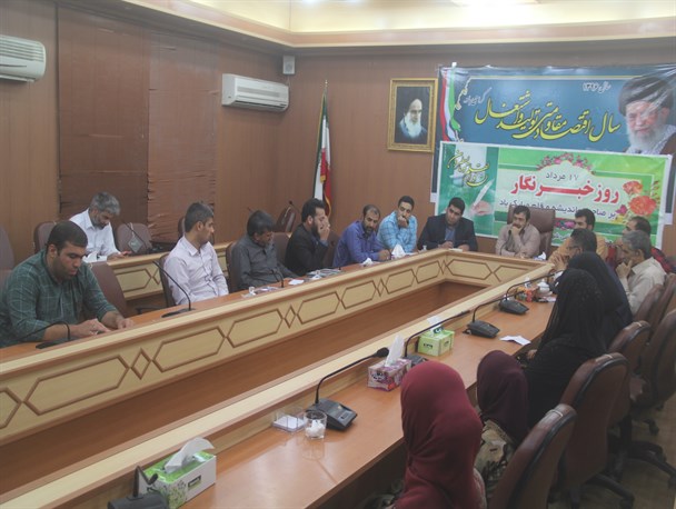 خبرنگار باید مسئولین را مورد انتقاد منصفانه و به دور از تخریب قرار دهد/ نقش مهم رسانه ها در فرهنگسازی و اطلاع رسانی جامعه