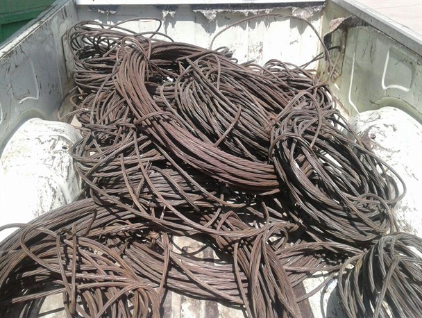 پاسکاری جلب "برق‌دزد" میان کلانتری و اداره برق/ سارق شناسایی شده اما دستگیر نمی‌شود!