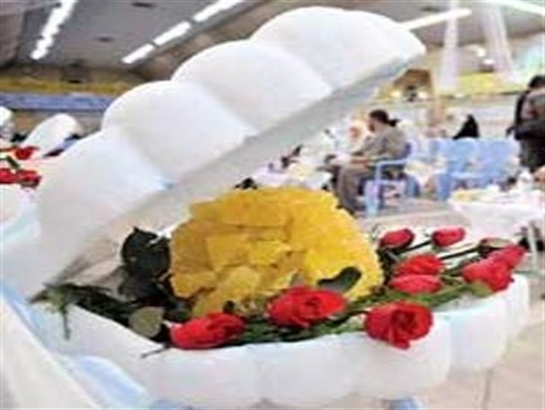 برگزاری جشن عقد زوج‌های جوان همدان کنار شهدای گمنام