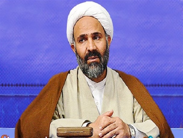 حضور ظریف در مجلس برای ارائه گزارش پیگیری حادثه منا/ دیپلماسی خنده در مقابل رفتار ظالمانه آل‌سعود باعث شد امسال ۸۰ هزار زائر ایرانی از حضور در مراسم حج محروم شوند
