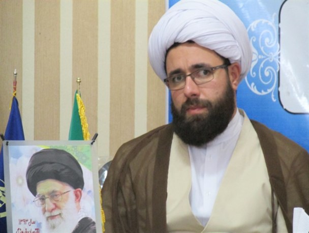 ایمان به خدا رمز پیروزی رزمندگان/ مدیر انقلابی، حقوق نجومی ندارد