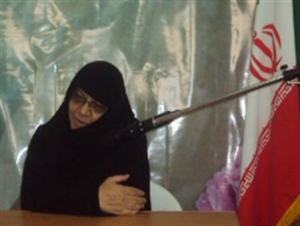 مسئولین درحل معظلات جامعه کارشکنی می کنند/حلقه‌های «شجره طیبه صالحین» راه حل معظلات کنونی