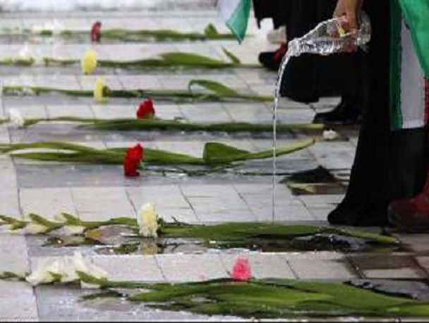 گلزار شهدای بروجرد غبار روبی شد