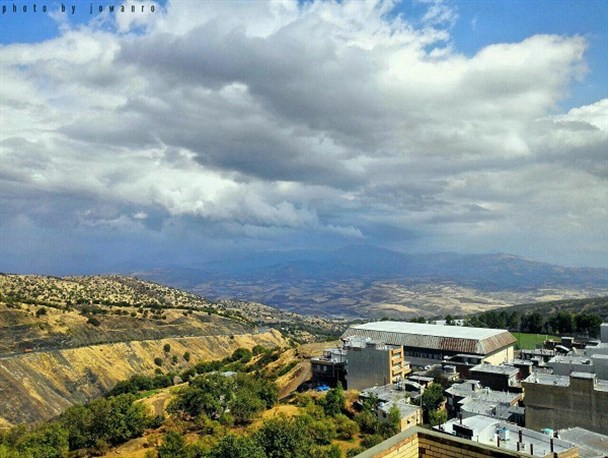 بارش باران بر سیمای جنگلی سردشت