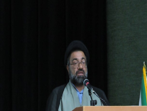 دشمنان درصدد ایجاد شکاف بین ملت و امام امت هستند