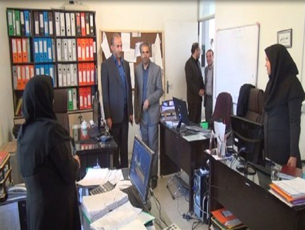 بازدید سرزده فرماندار قروه از دستگاه های خدمات رسان شهرستان + عکس