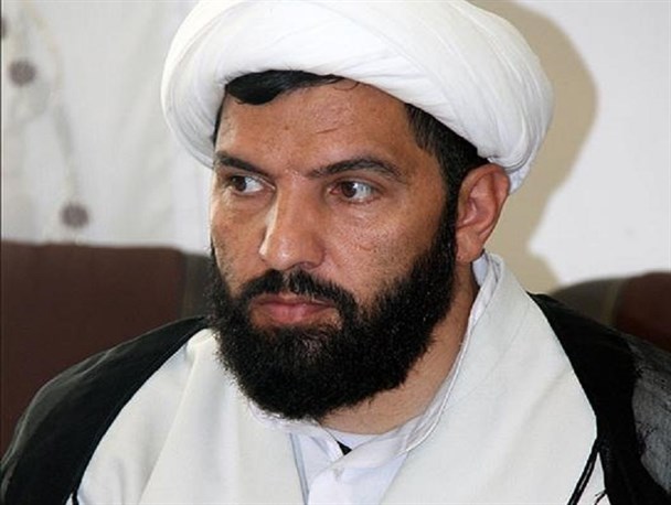اقامه نمازظهر عاشورا در مصلی امام خمینی شهرکرد