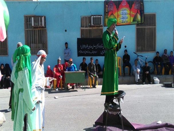 سوگواره تعزیه خوانی آیینی در شهرستان هیرمند برگزار شد