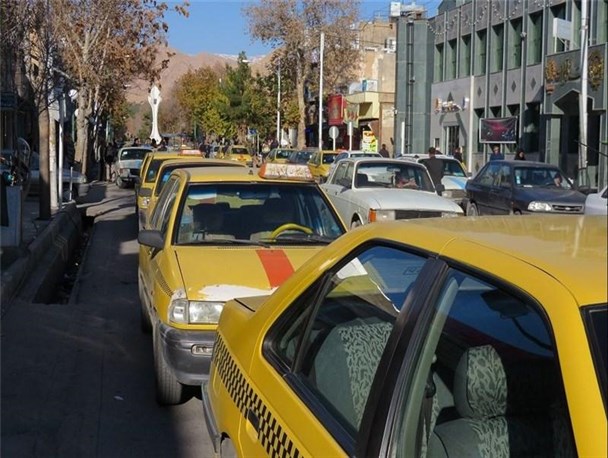 رانندگان تاکسی بهارستان قوانین راهنمایی و رانندگی را نقض کردند