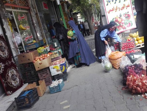 مغازه‌داران بیش از دستفروشان نیاز به ساماندهی دارند