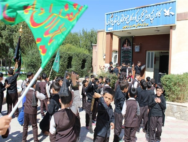 کودکان میدان دار عزاداری امام حسین (ع) شدند+ عکس