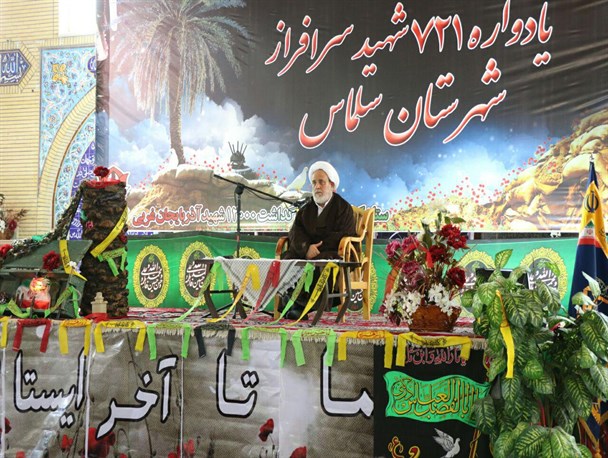 ما در مقابل کفار و مشرکین زبان دیپلماسی نداریم بلکه زبان شجاعت داریم