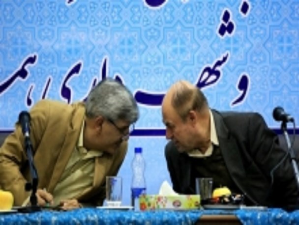مولوی به مرخصی رفت/گردان دو پستی شد
