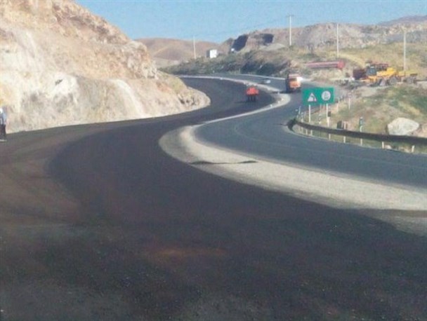 پایان خوش محور نهاوند به ملایر در آستانه اربعین/ ۸ کیلومتر این محور ۴ خطه و زیر بار ترافیک رفت