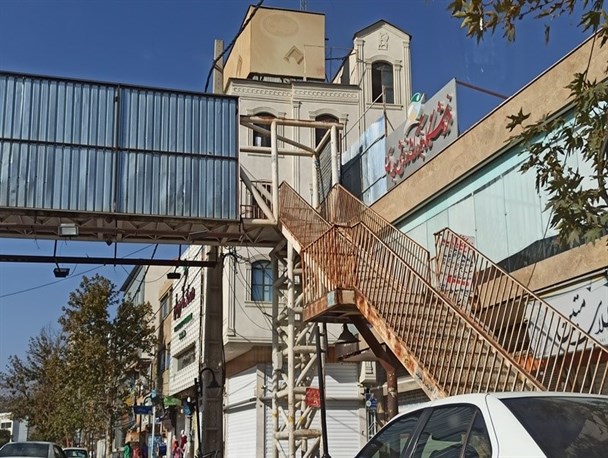 واکنش شهرداری یاسوج به سازه‌های رنگ رو رفته در شهر/ آیا پل‌های هوایی جمع آوری می‌شوند؟+تصاویر