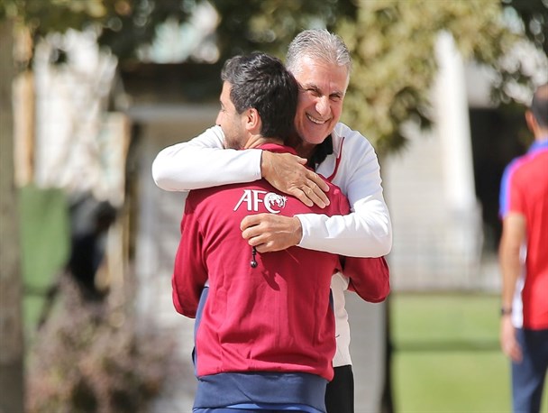 پایان فاز نخست اردوی «ارزیابی فنی» تیم ملی فوتبال/ کی‌روش مربی استقلال را در آغوش گرفت!