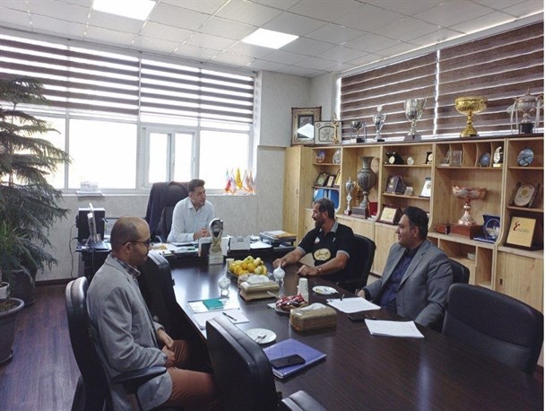 نشست رئیس فدراسیون هندبال با سرمربی تیم ملی/ تاکید بر حمایت حداکثری از تیم ملی هندبال برای حضور قدرتمند در مسابقات جهانی