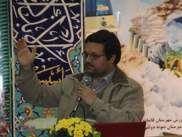 نوجوان با شناخت خود به مرحله الگو بودن مانند شهدا می رسد
