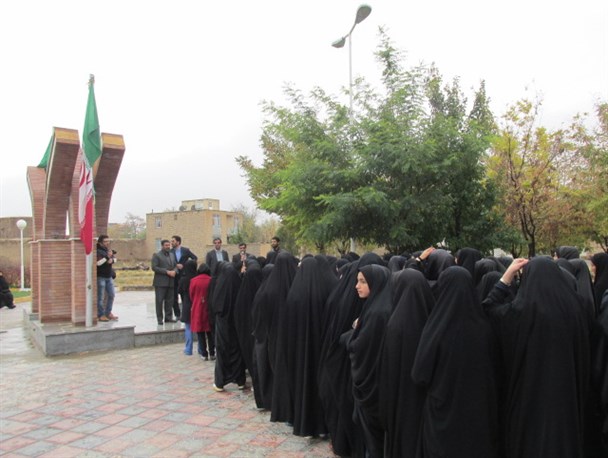 اعزام دانش آموزان فراهان به مناطق جنوب کشور