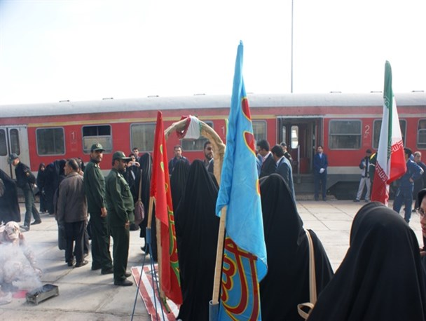 گزارش تصویری/ اعزام کاروان راهیان نور دانش آموزان دختر میامی به کربلای ایران