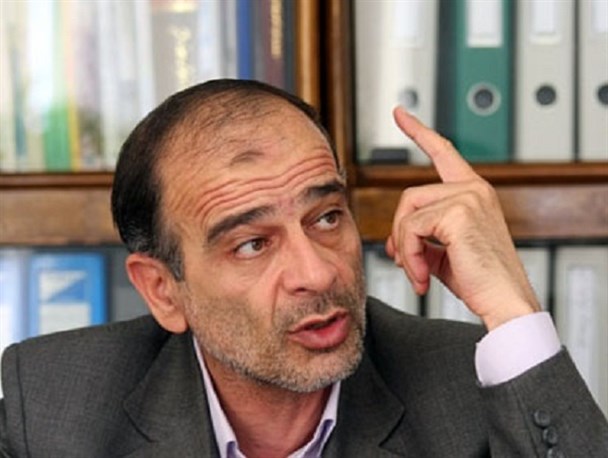 سازماندهی اقتصاد کشور با نقد دولت قبل اتفاق نخواهد افتاد/ تشکیل ستاد مرکزی اقتصاد مقاومتی امروز ضروری است