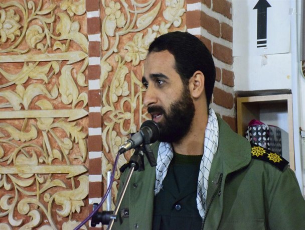 وزیری که قدرت دفاعی کشور را زیر سوال می برد خائن است
