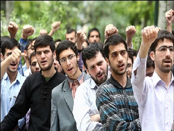درخواست تجمع مقابل استانداری البرز به فرمانداری کرج ارسال شده است/ سکوت مسئولین در برابر حمایت از فتنه گران غیر قابل تحمل است