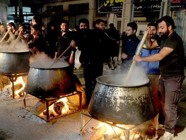 اربعین حسینی روزی شاخص در فرهنگ اسلامی/ حال و هوای عزاداری کنار دیگ‌های حلیم بسیار قشنگ و دیدنی است
