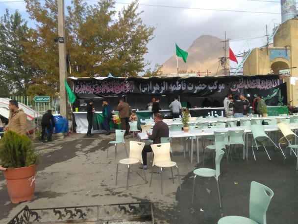 خدمات دهی به زائران در موکب حضرت الزهرا(س) ملایر + تصاویر