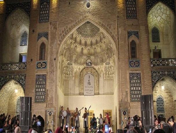 موسیقی نواحی شرح شریف سرزمین‌ها است