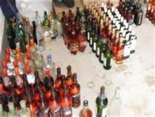 کشف و معدوم کردن بیش از 1800 قوطی مشروبات الکلی در مهران