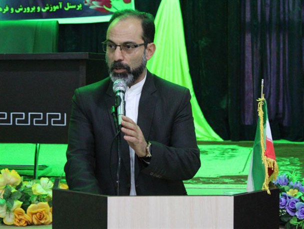 سهم برنامه های تربیتی در تقویم اجرایی مدارس تنها 10درصد است / آموزش و پرورش از ماموریت خود دور شده است