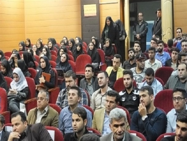 از تاخیر 1 ساعته همایش تا عرض ارادت آقای سخنران به شیخ فتنه گر+ تصاویر