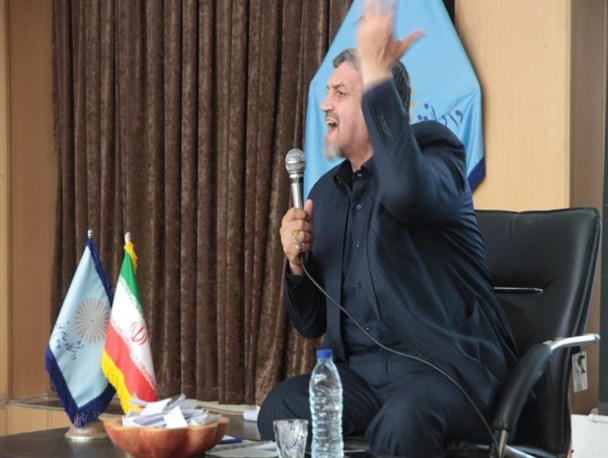 بی توجهی به دانشجویان با ترک سالن مراسم توسط کواکبیان+ تصاویر