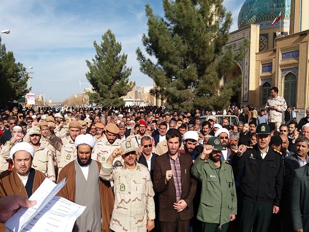 راهپیمایی نمازگزاران شهر سرخس در اعتراض به اعدام شیخ نمر