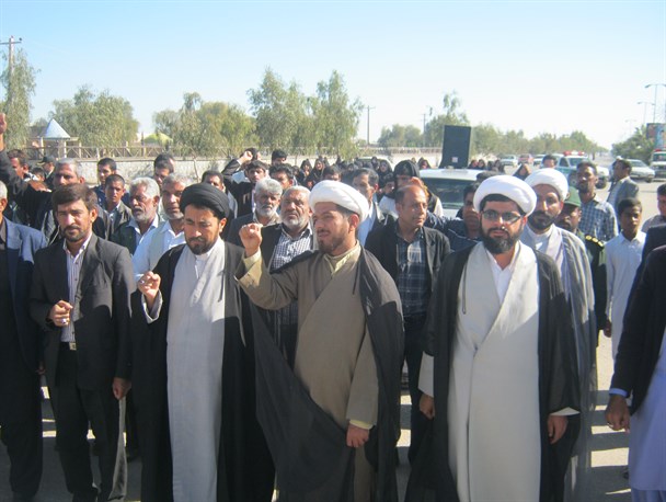 راهپیمایی اعتراض آمیزنمازگزاران رودباری در محکومیت اعدام شیخ نمر/تصاویر
