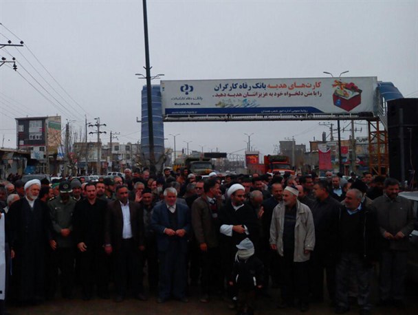 راهپیمایی نمازگزاران رزنی در محکومیت اعدام شیخ نمر و جنایتهای آل سعود/تصاویر