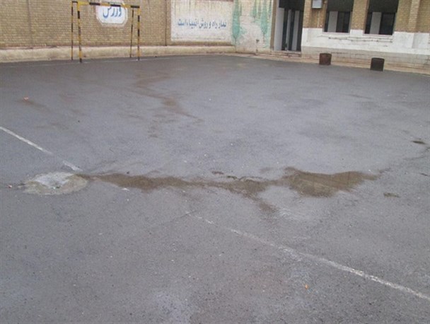 وضعیت تاسف بار یک مدرسه پسرانه در مرکز شهر قم+عکس