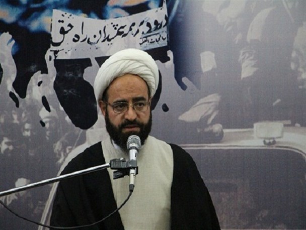 با اطاعت از فرمایشات امام خامنه ای می توانیم بر فتنه ها غلبه کنیم