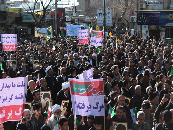 پاسخ مردم کردستان به اغتشاشگران در حماسه حضور/ 9دی در کردستان تکرار شد