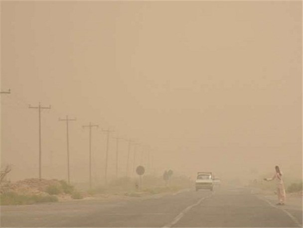 وزش باد شدید در زابل سبب کاهش ۱۰ درجه ای دما شد