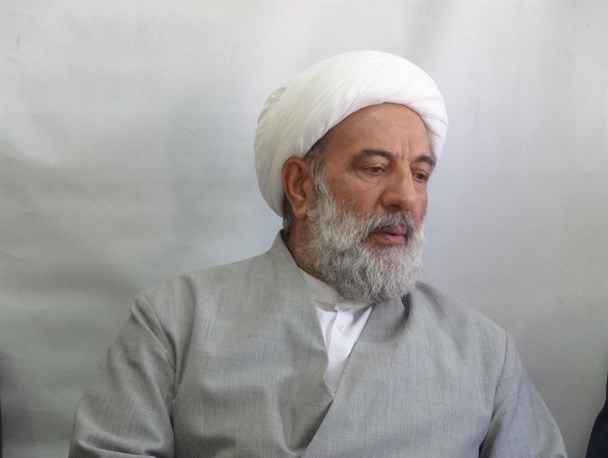احمق ترین احمق ها کسی است که با وجود فتنه های اخیر دم از مذاکره با آمریکا بزند